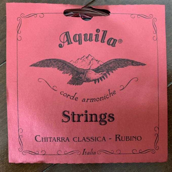 アクイーラのクラシックギター用弦　ルビーノ